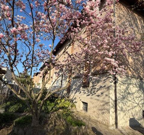 Villetta bifamiliare con giardino - Posizione strategica.