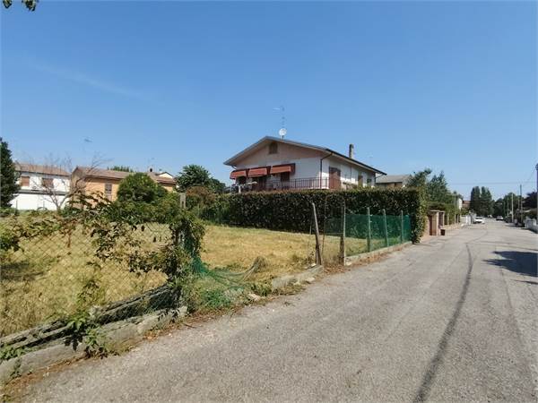 Terreno edificabile in vendita a Casumaro.